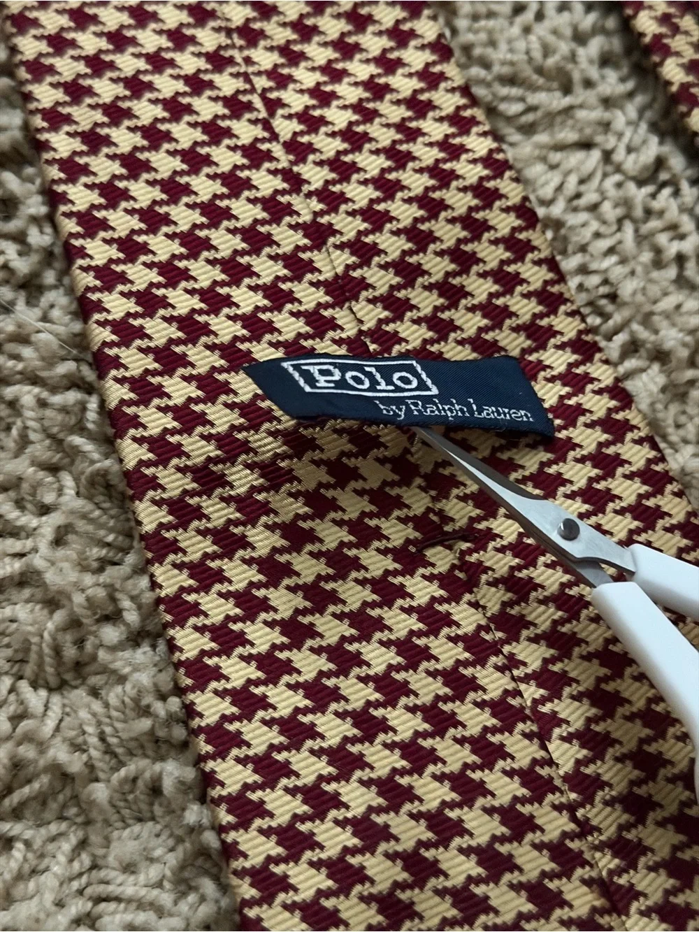 Vintage Polo Ralph Lauren Houndstooth Pattern Burgundy Beige 100% Silk Tie 4x57